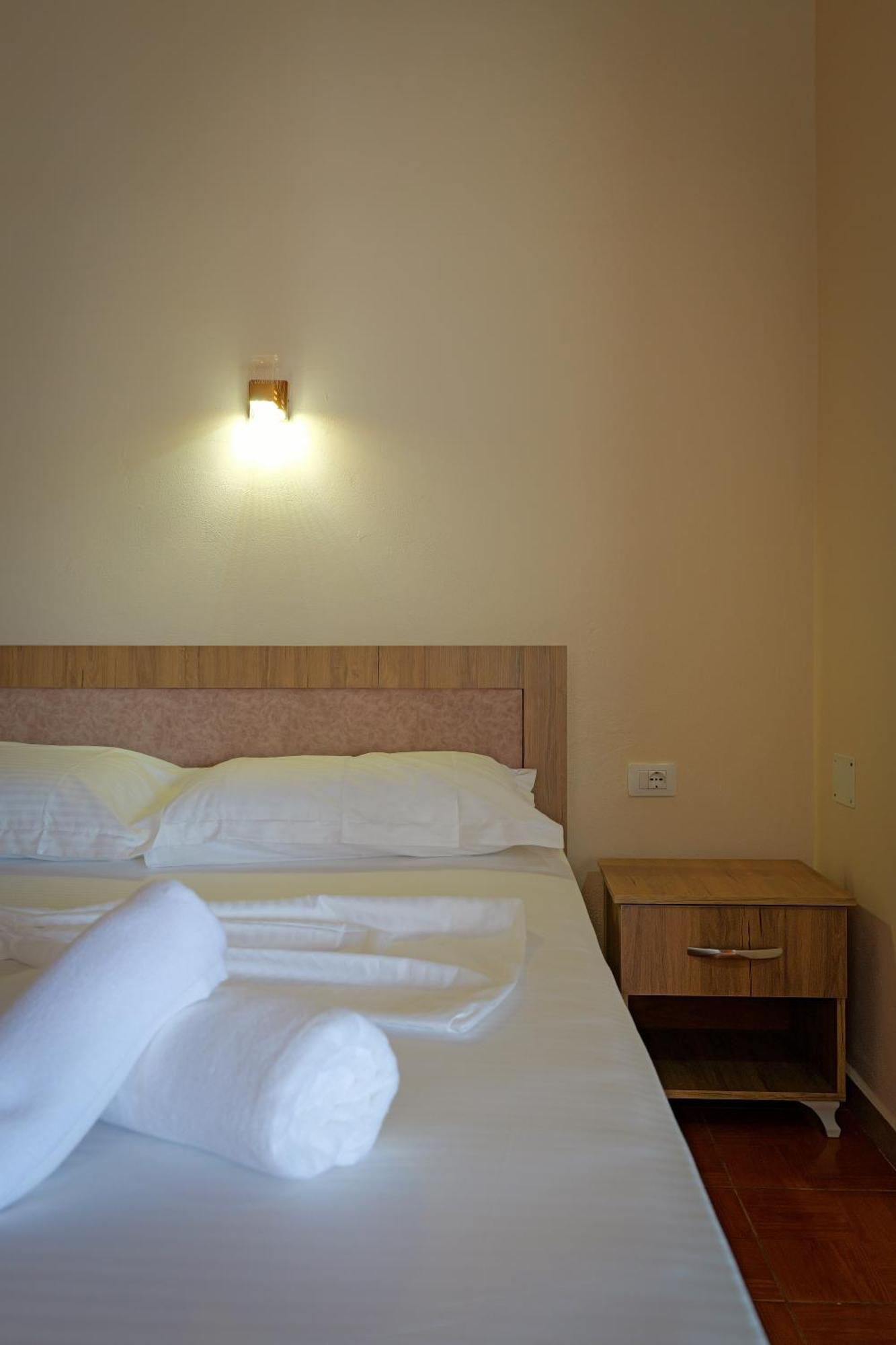 Xhovani Apartment *