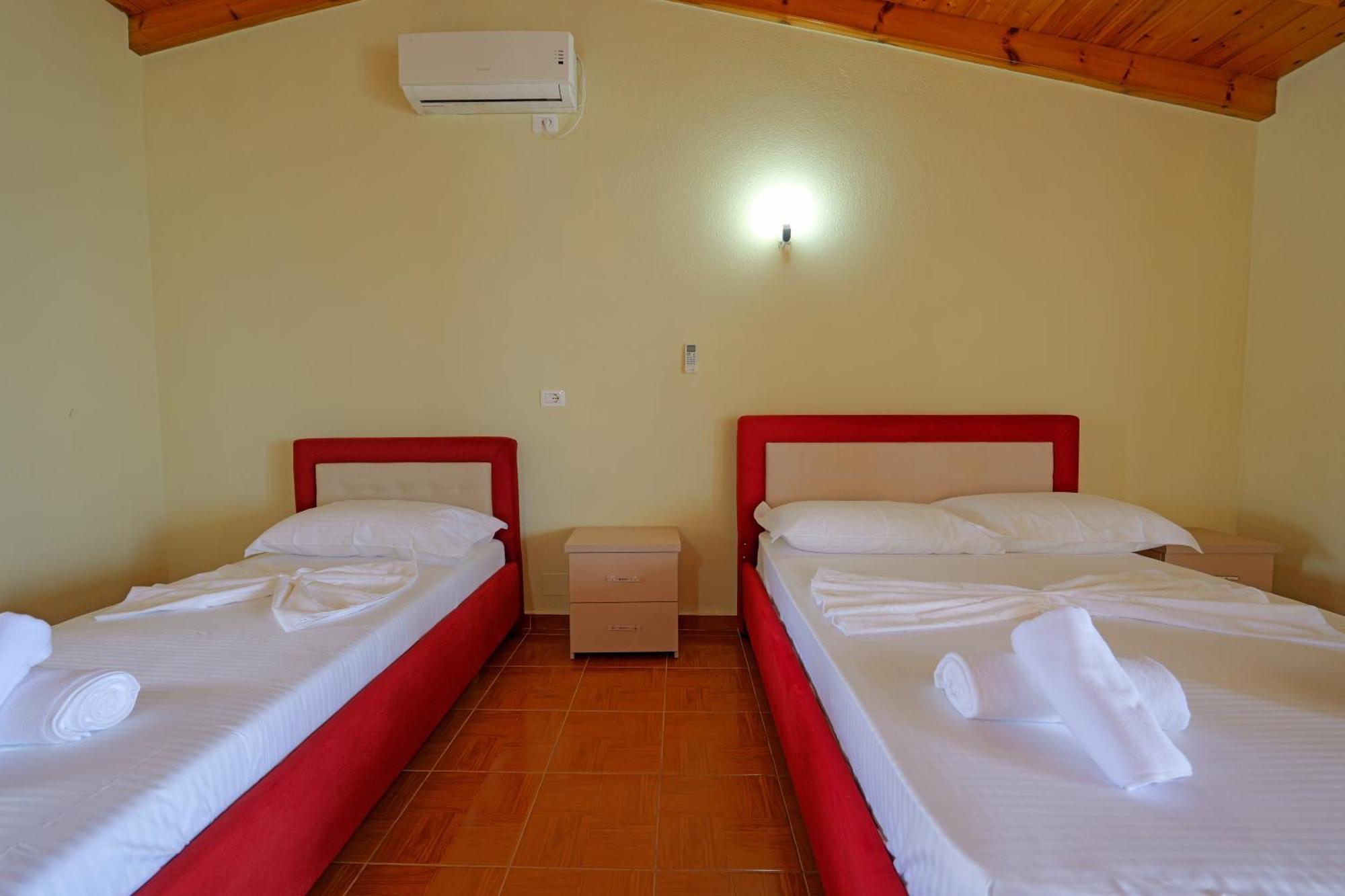 Xhovani Apartment *