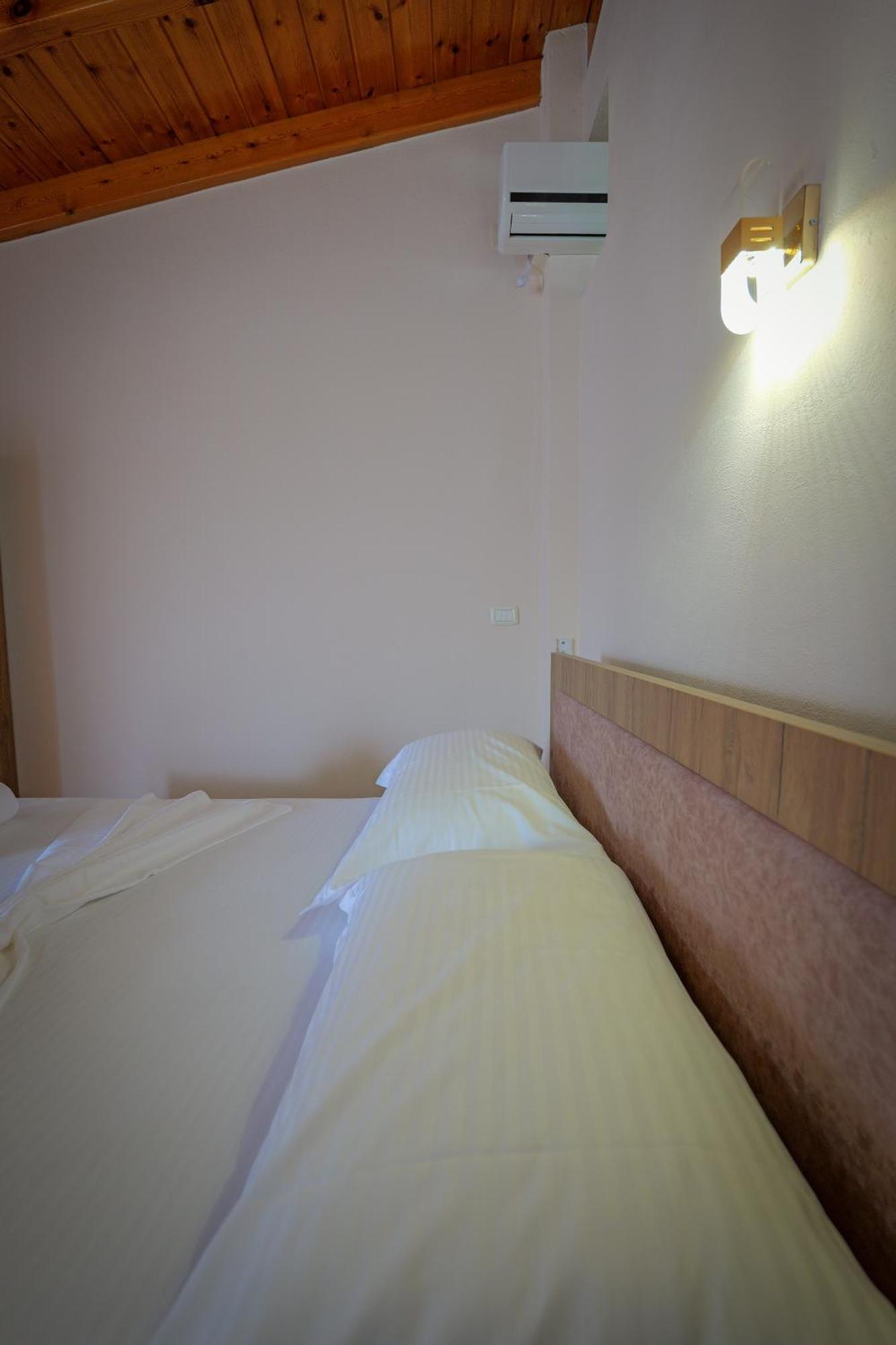 Apartment Xhovani