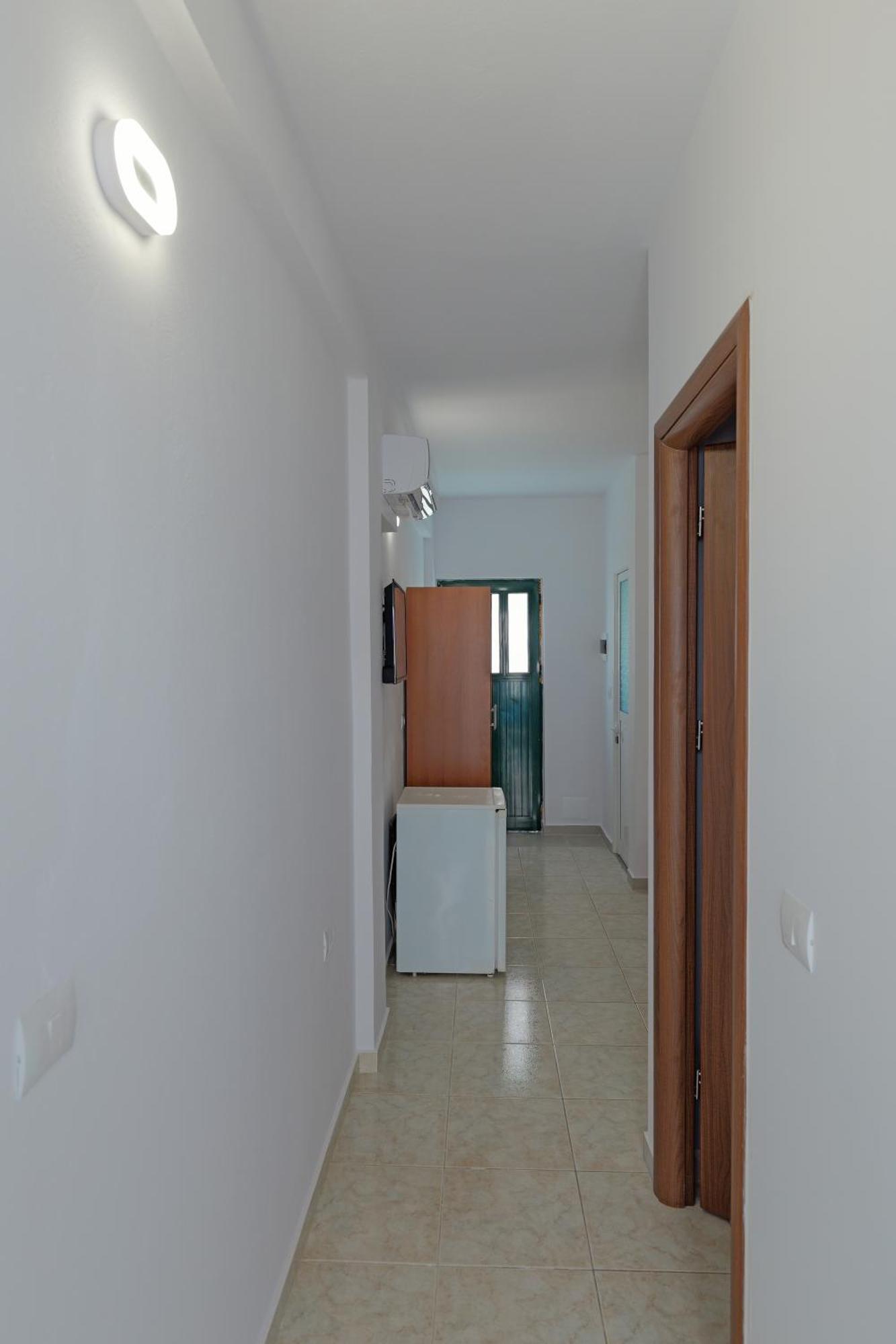 Apartment Xhovani