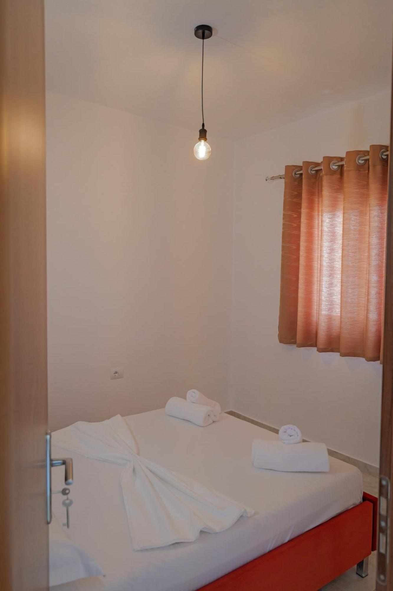 Apartment Xhovani *