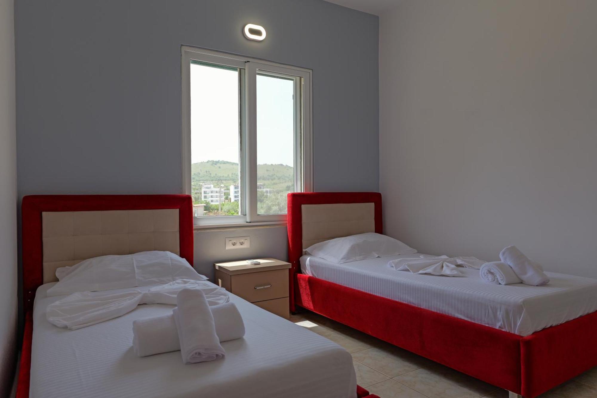 Apartment Xhovani *