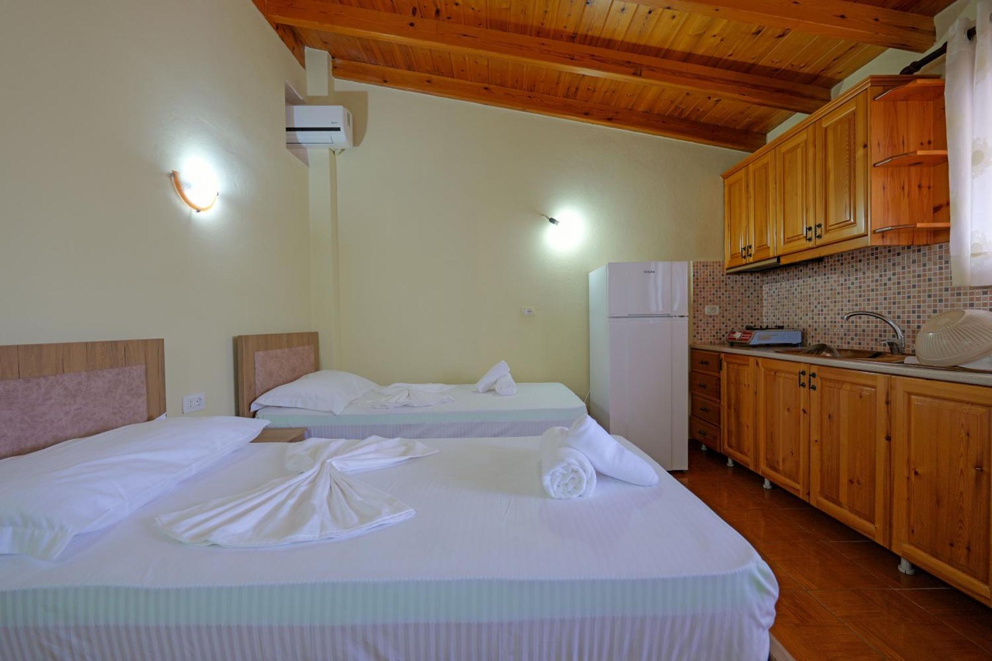 Apartment Xhovani