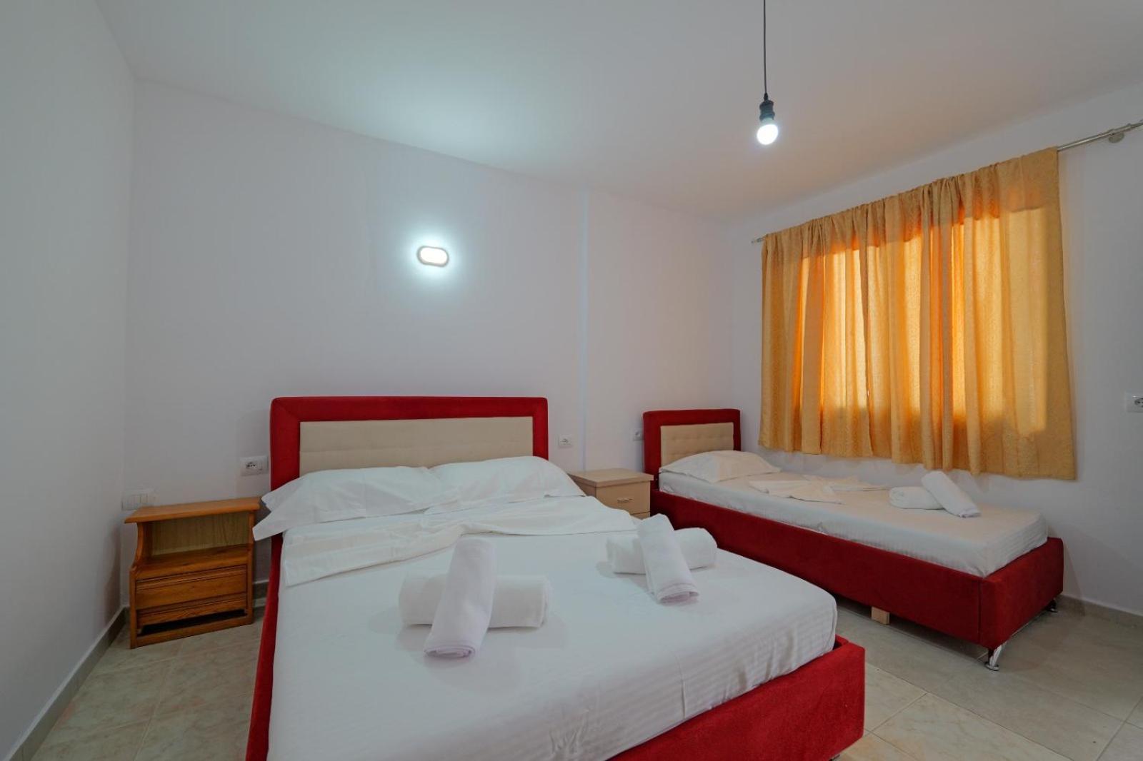 Xhovani Apartment *