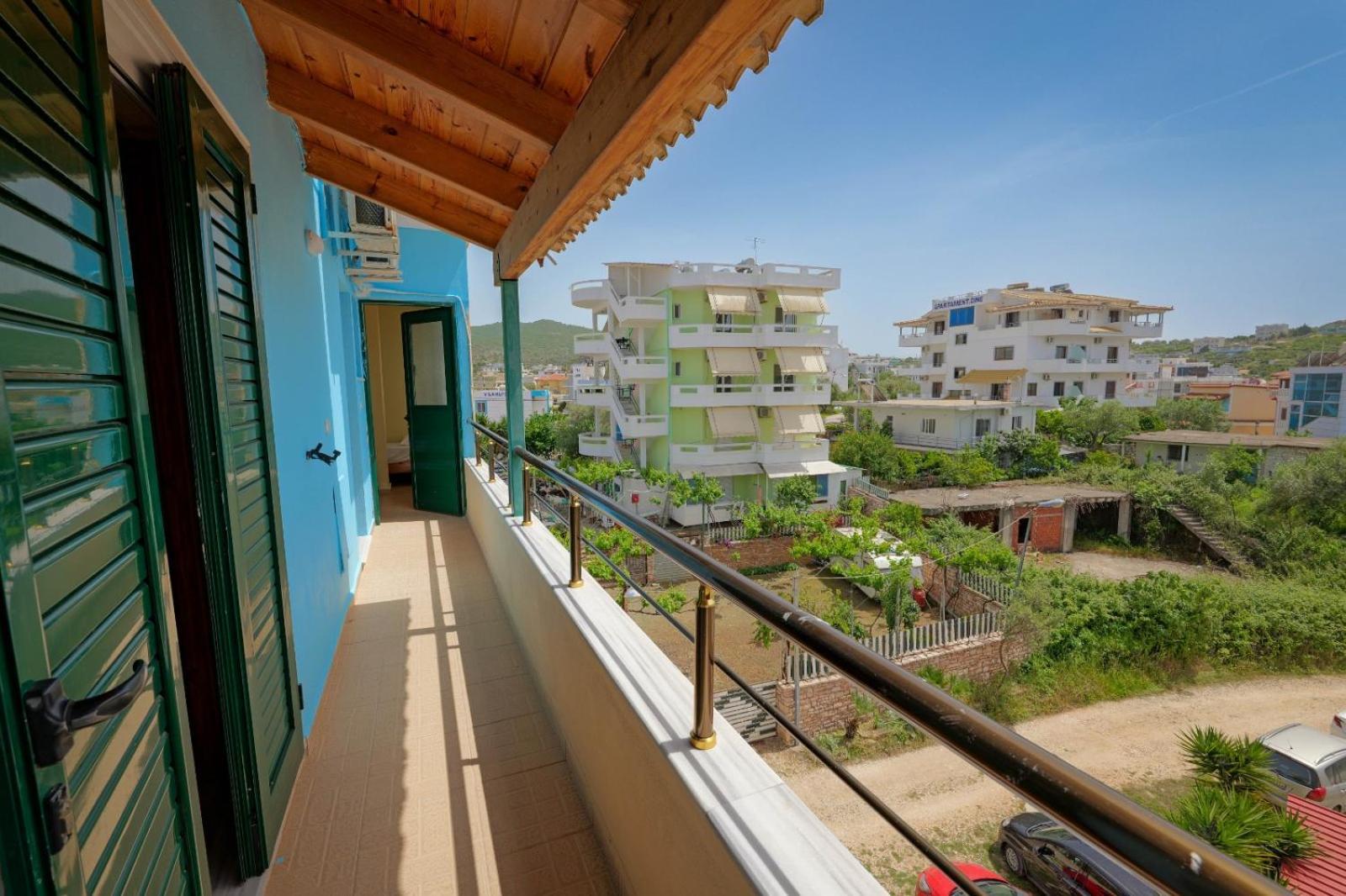 Apartment Xhovani *