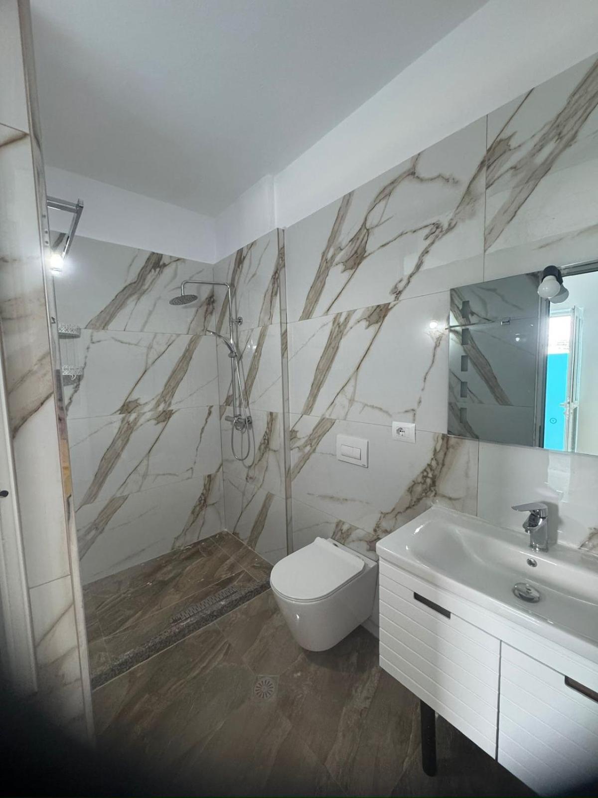 Xhovani Апартаменты